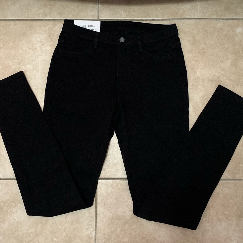 NWT Uniqlo Black Leggings Pants